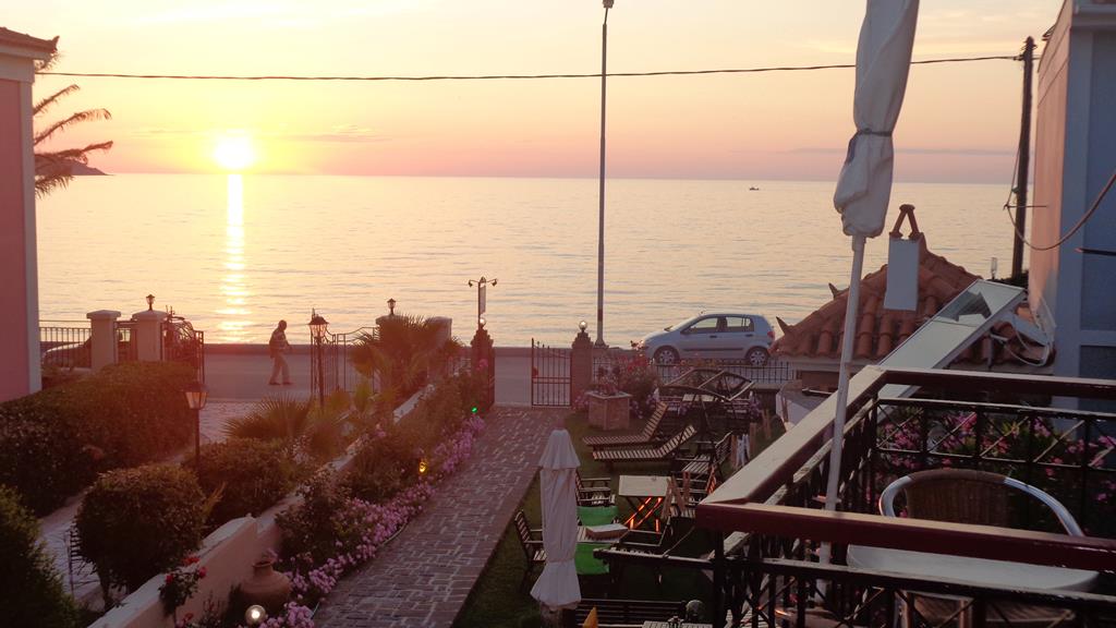 Niki Studios Seafront Petra Lesbos