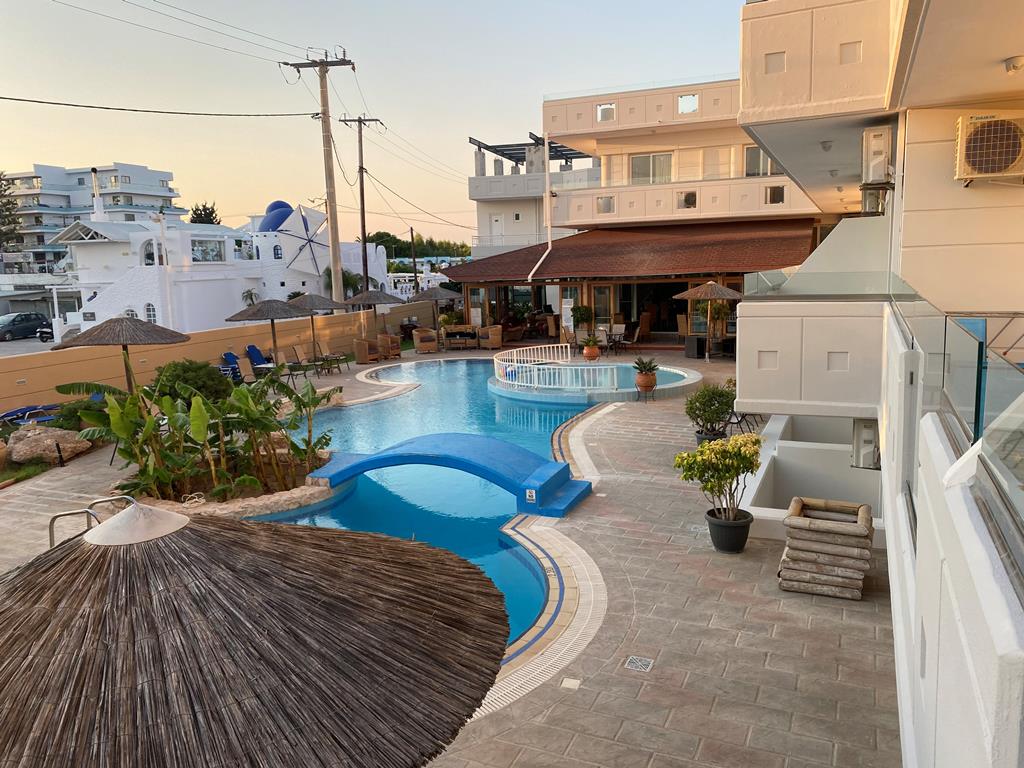 Rafael Trianta Rhodos